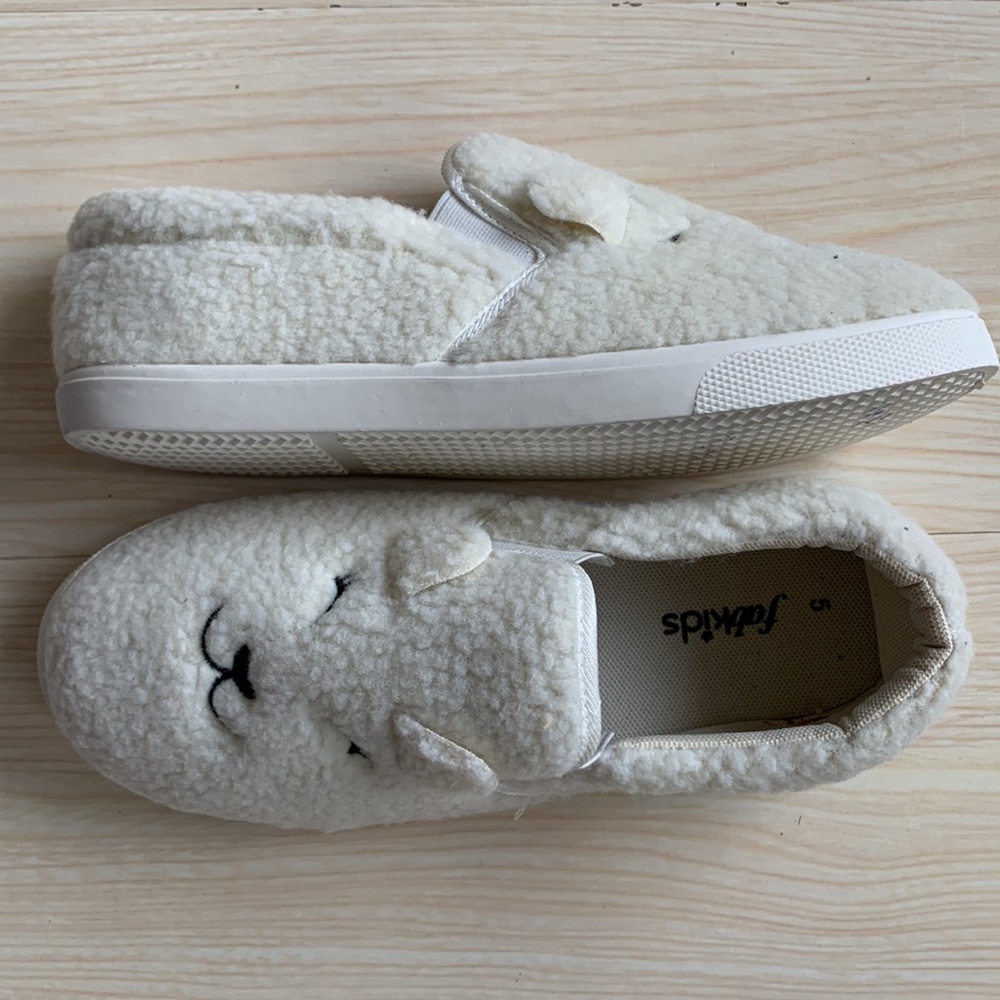 Brand new FABKIDS Super Cute Fuzzy Sneakers